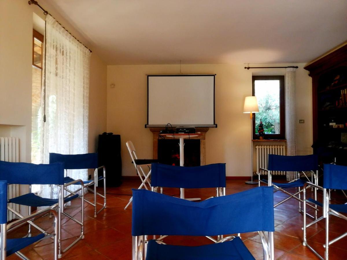 B&B La Casa Tra Gli Ulivi チヴィタノーヴァ・マルケ エクステリア 写真