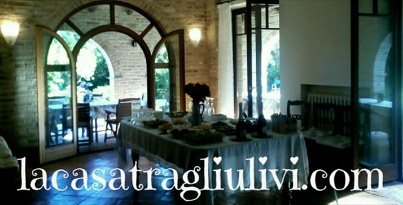 B&B La Casa Tra Gli Ulivi チヴィタノーヴァ・マルケ エクステリア 写真